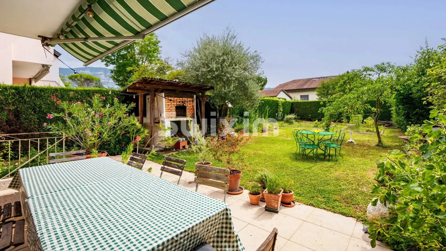 Ruhige Villa mit Garten - Foto 1 von 10