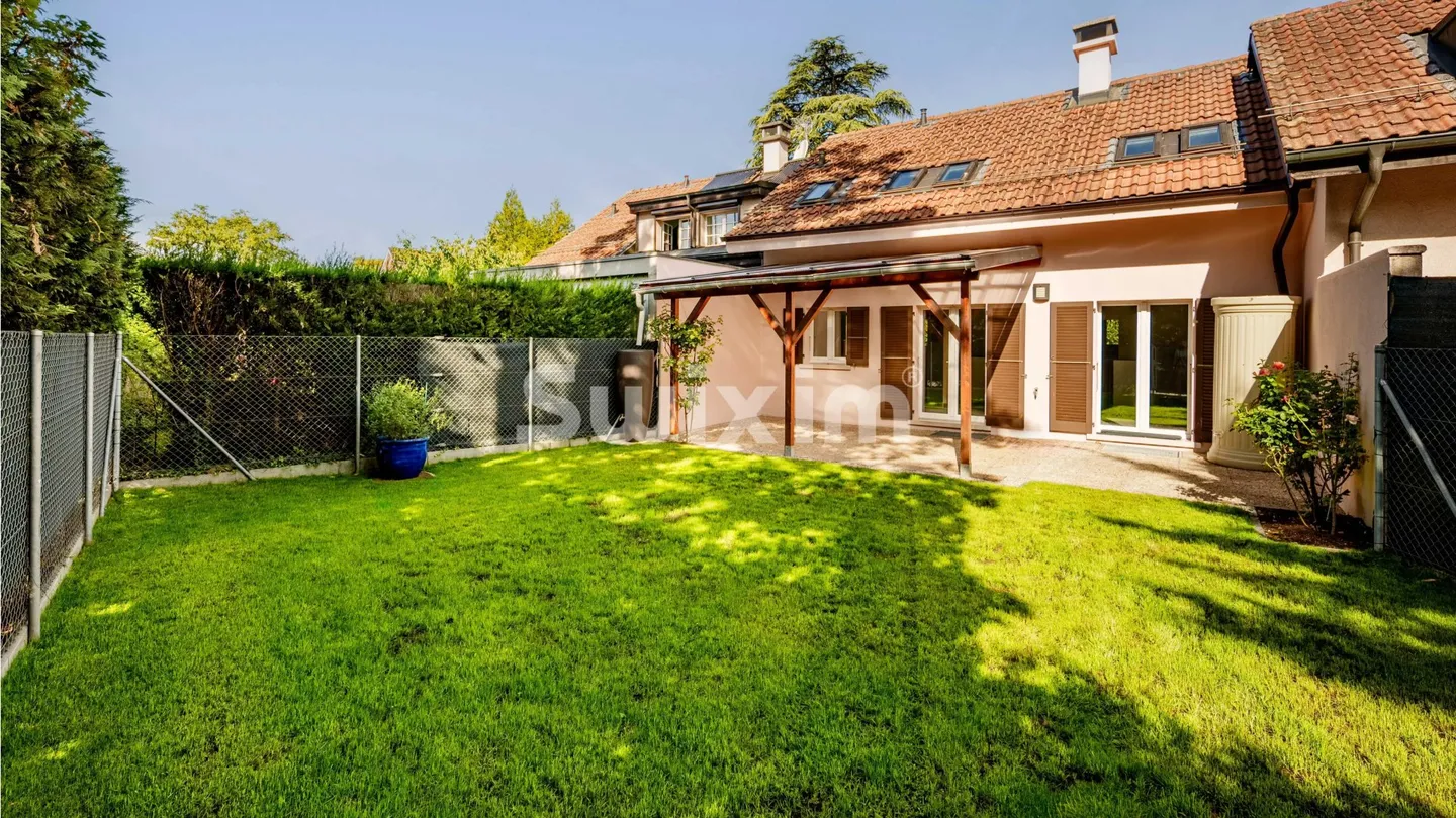 Charmantes Haus mit Garten - Foto 1 von 10