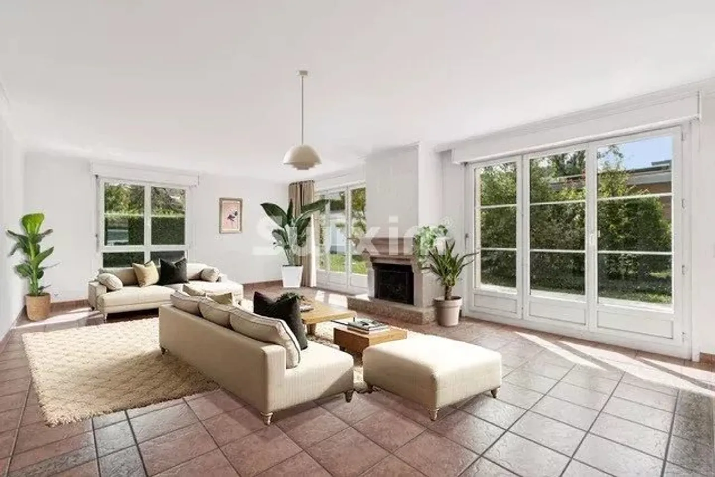 High-end individual villa - Photo 1 of 8