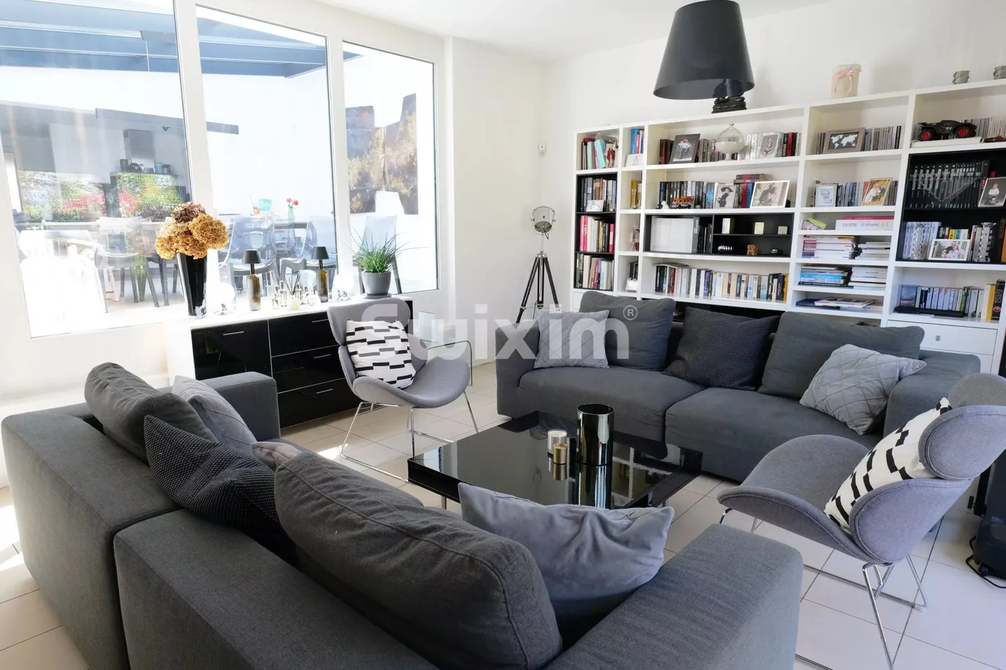 Contemporary Family House - Photo 2 of 11