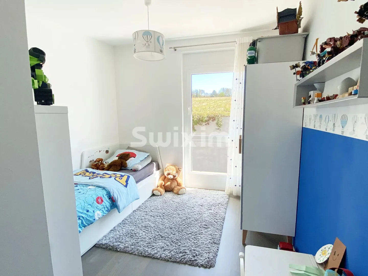 Contemporary Family House - Photo 8 of 11