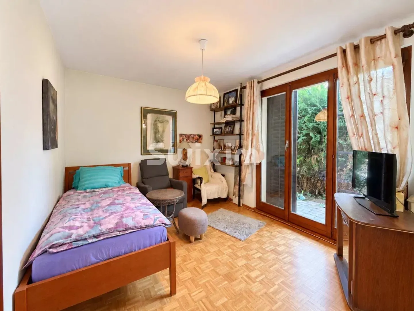 Detached Villa with Private Garden - Photo 7 of 8