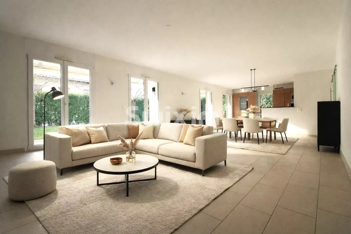 Geräumige Gartenwohnung, die ihre eigene Etage einnimmt - Foto 2 von 6