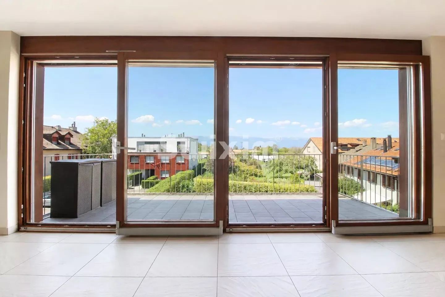 Attico luminoso con vista libera - Foto 2 di 8