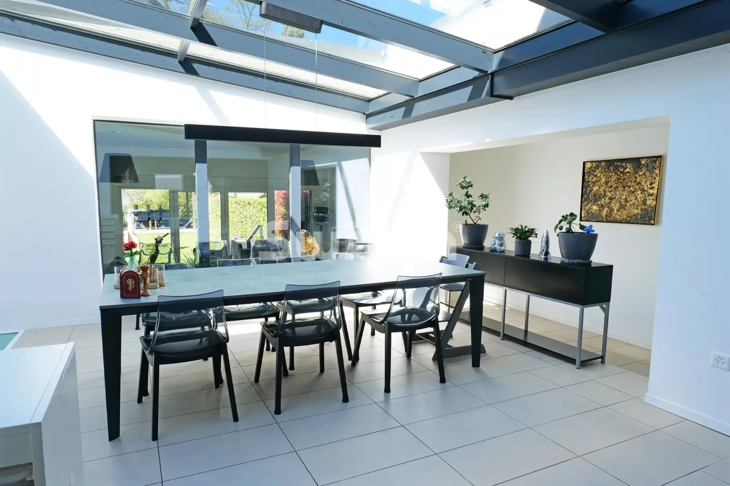 Contemporary Family House - Photo 5 of 11