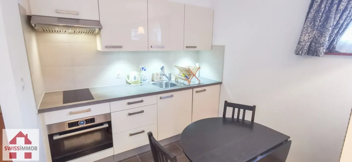 STUDIO ARREDATO NEL CUORE DI CLARENS - Foto 4 di 5