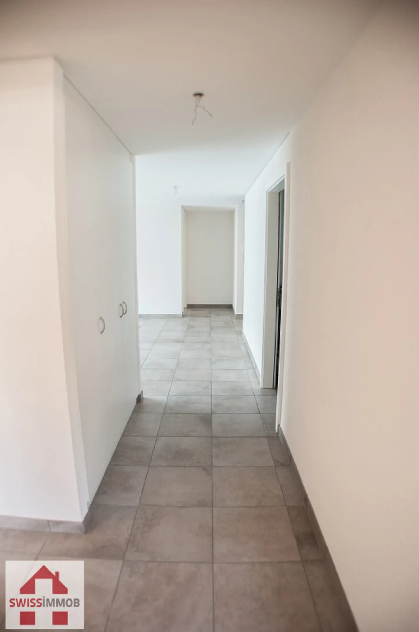 LARGE APARTMENT IN THE HEART OF CLARENS - Photo 5 of 8