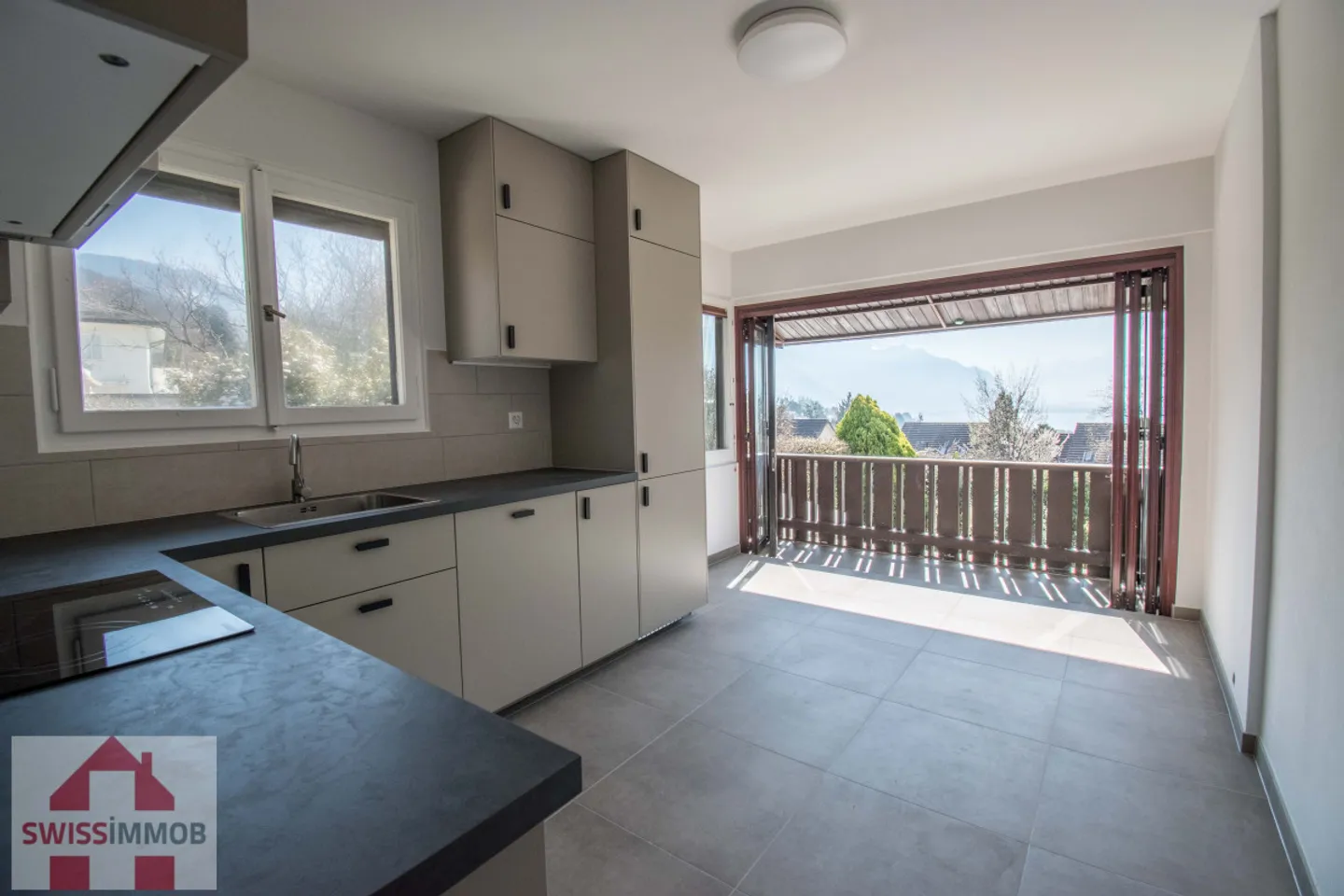 Belle Villa avec Vue sur le Lac - Photo 2 sur 12