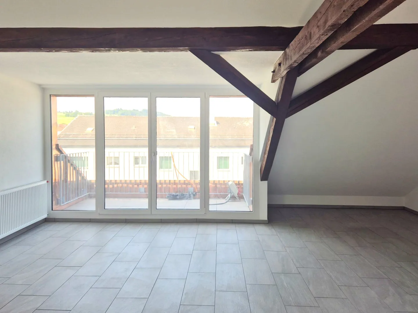 Magnifique appartement en attique avec balcon - Photo 4 sur 10