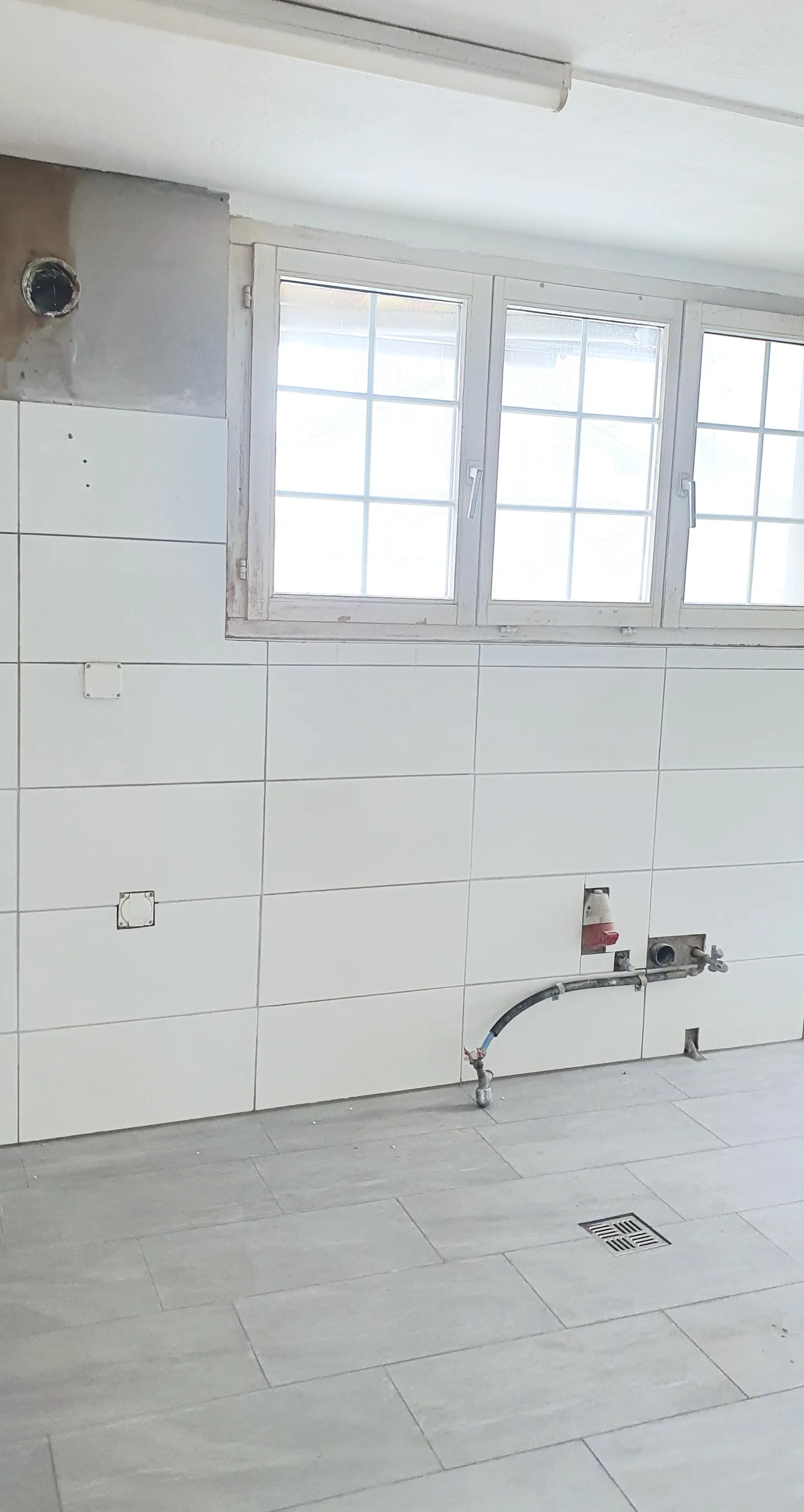 Spazio commerciale con grande terrazza, ideale per caffè/nido/studio di Pilates o yoga - Foto 6 di 8