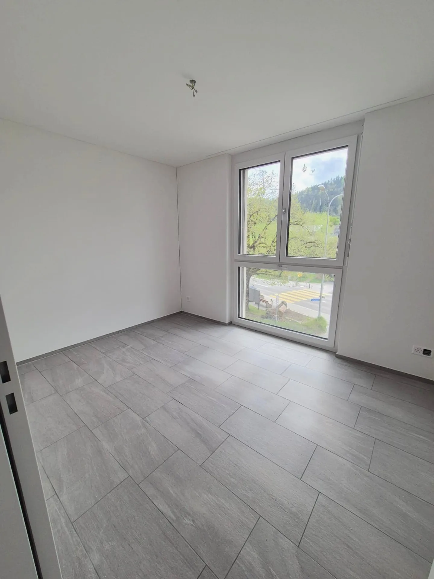 Neue 3.5-Zimmer Wohnung mit Terrasse - Foto 3 von 6