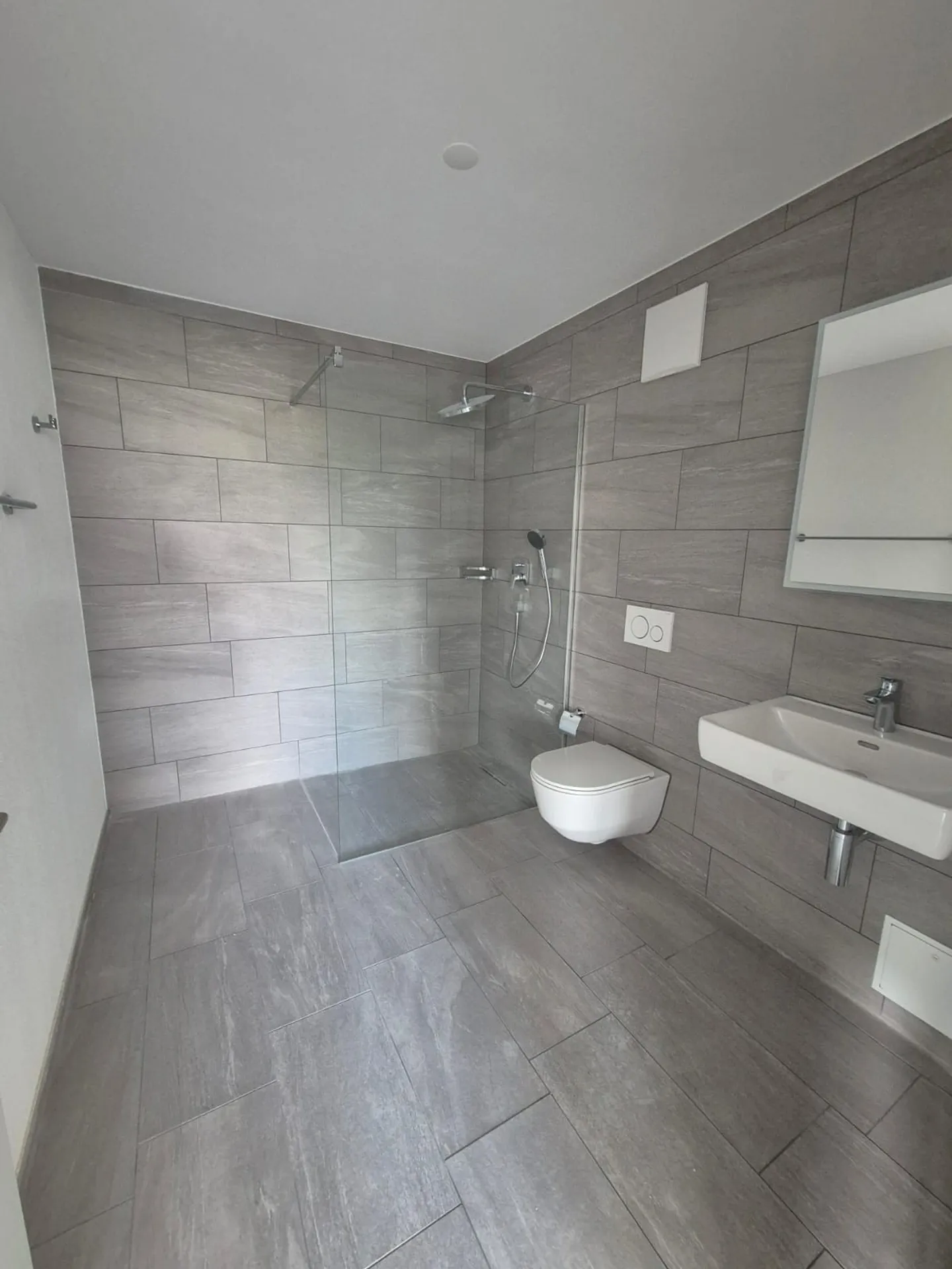 Neue 3.5-Zimmer Wohnung mit Terrasse - Foto 5 von 6