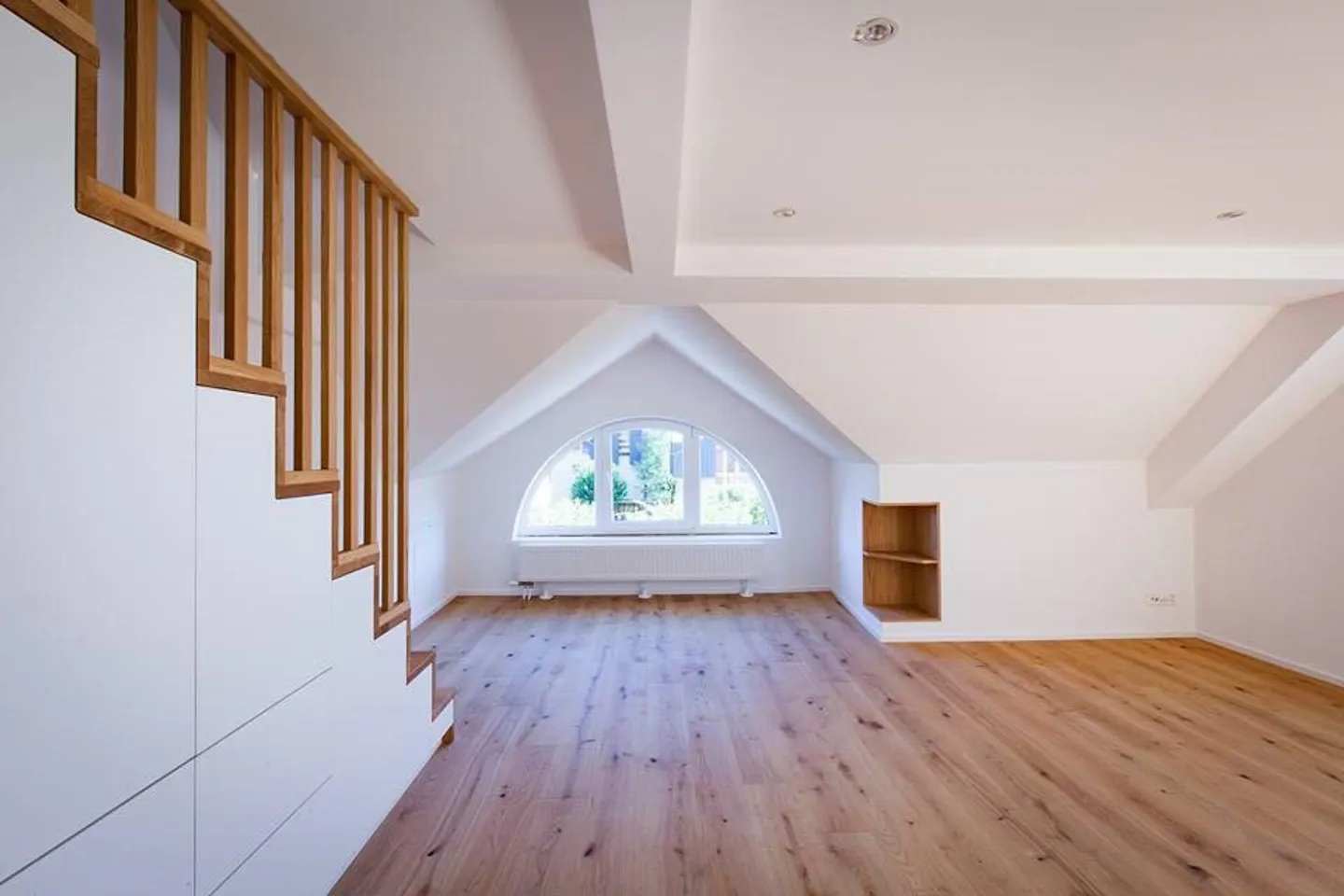 Belle appartement en attique de 3,5 pièces sur deux étages à Sitterdorf - Photo 2 sur 6