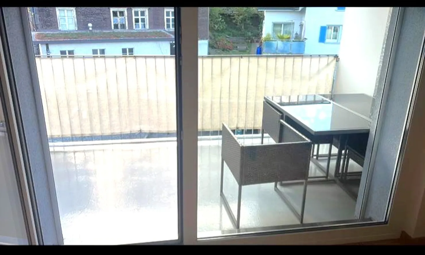 1-Room Apartment with Balcony - Photo 3 of 5