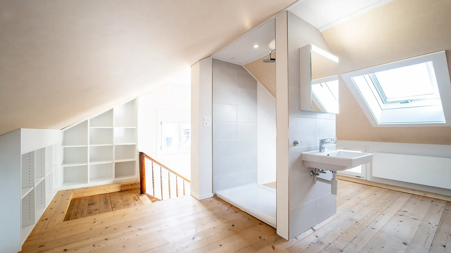 grand appartement loft de 110m2 dans une ancienne menuiserie - Photo 4 sur 7