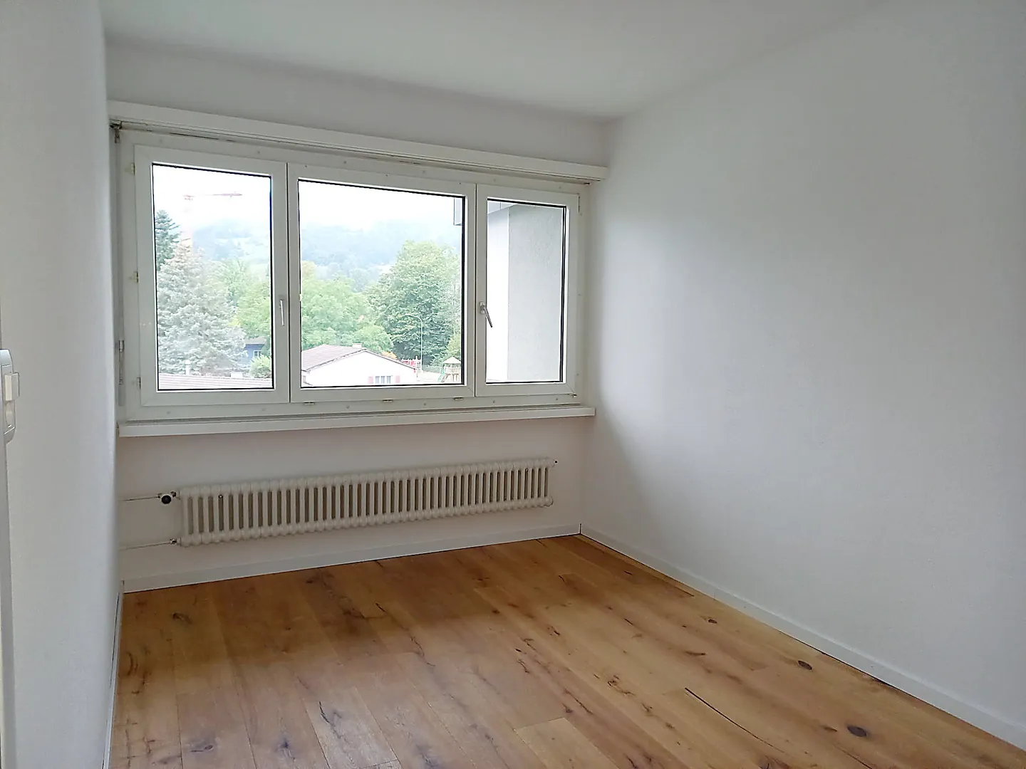 Quartier résidentiel calme avec vue sur la vallée du Rhin - Photo 3 sur 11
