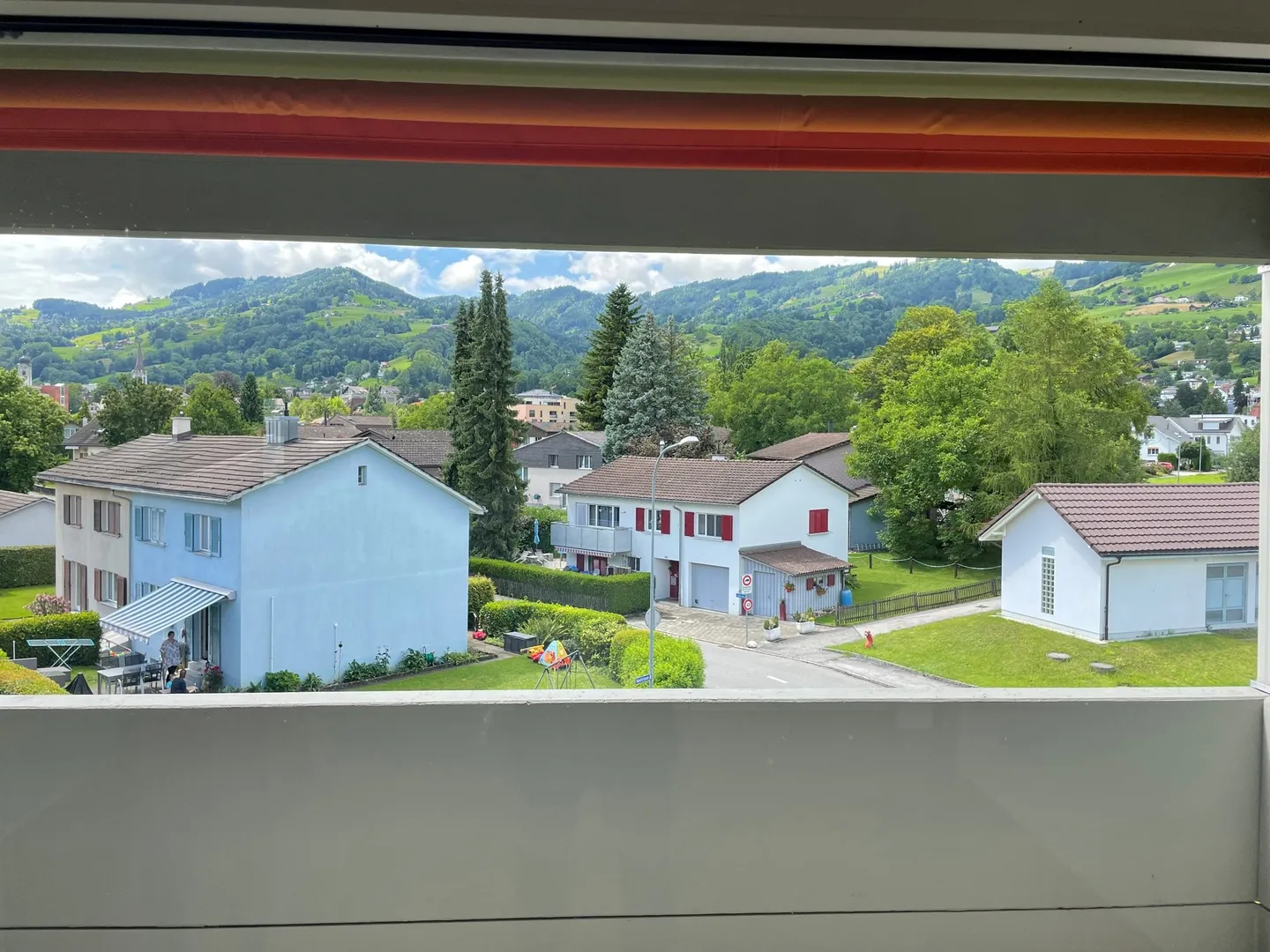 Quartier résidentiel calme avec vue sur la vallée du Rhin - Photo 10 sur 11
