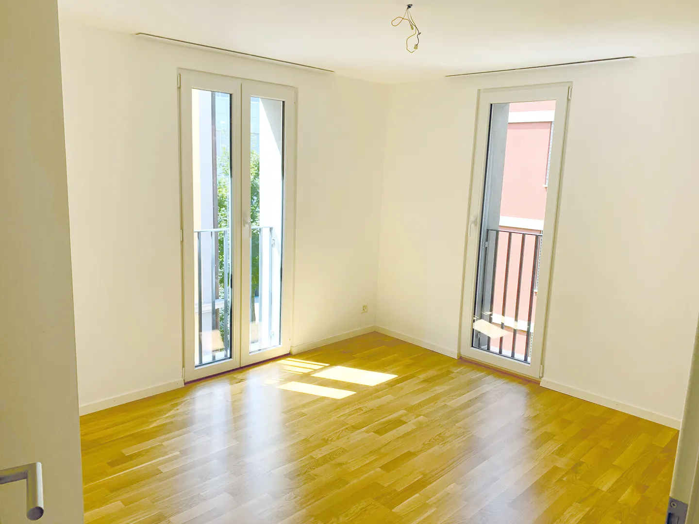 Modernes Apartment mit Balkon - Foto 3 von 9