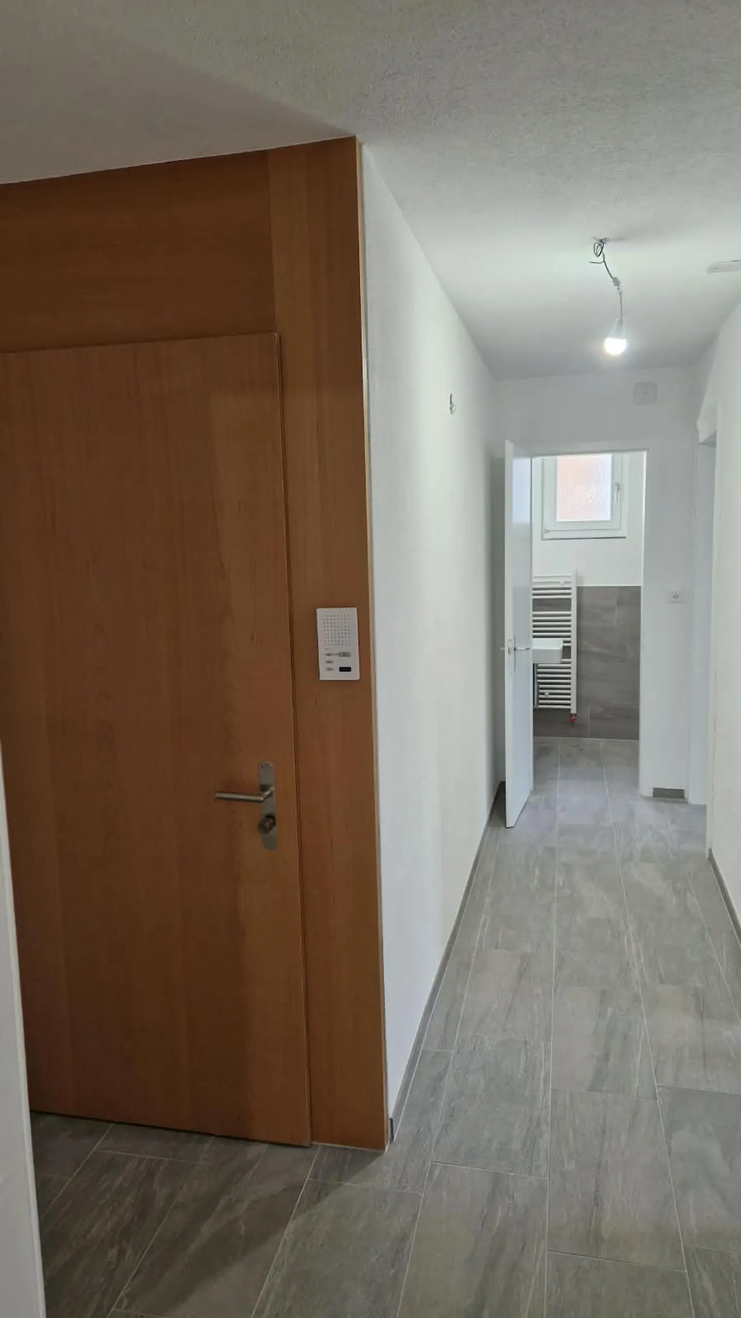 Erstbezug nach Totalsanierung  Moderne 4-Zimmer-Wohnung mit Balkon - Foto 8 di 9