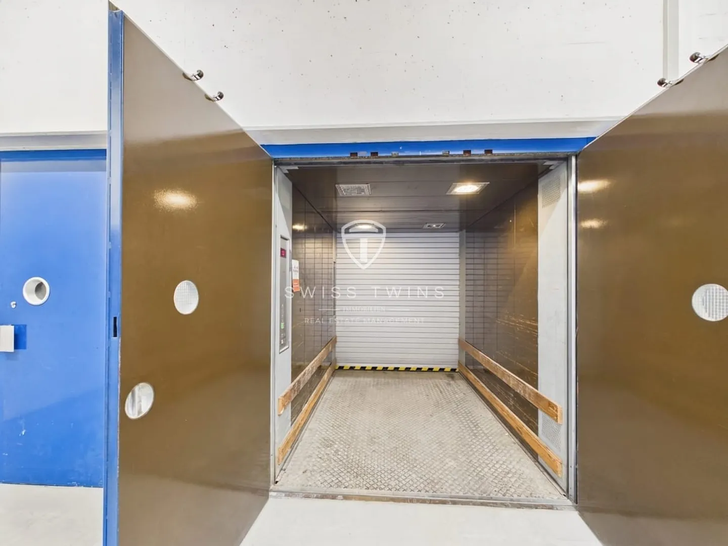 Bright commercial space 400 m² in Dietikon - flexible rental - Photo 8 of 13
