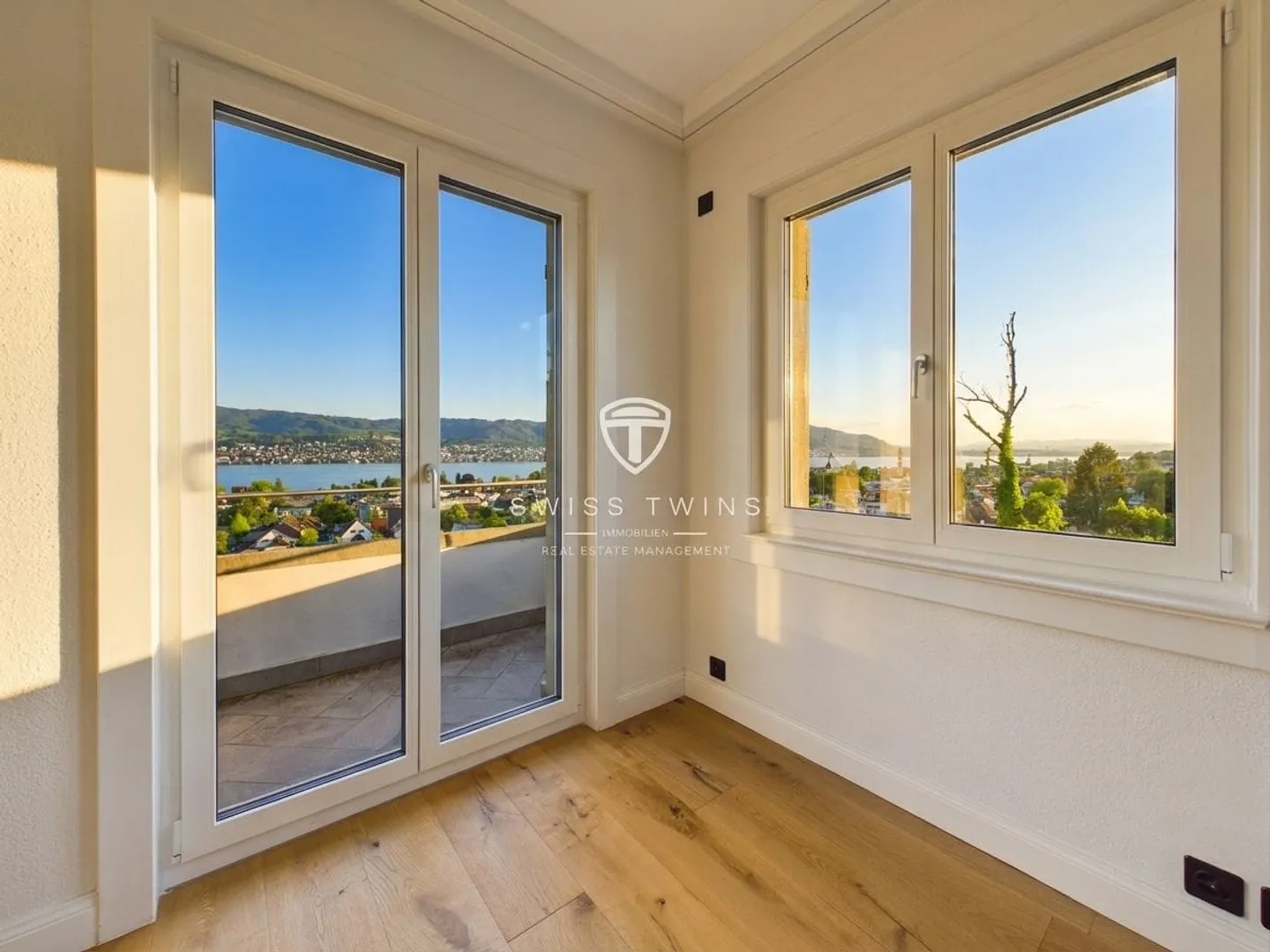 Exclusive 3.5 Room Apartment with Stunning Lake View on the Gold Coast in Küsnacht - Photo 9 of 13