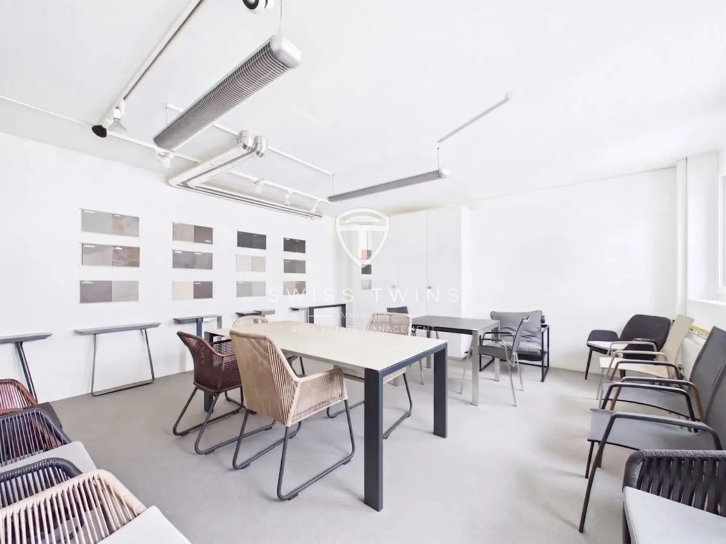 Modern commercial spaces with rooftop terrace in Fehraltorf - Photo 11 of 13