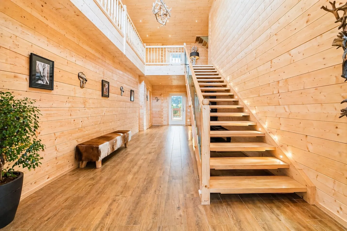 Chalet with Stunning Lake View - Photo 3 of 10