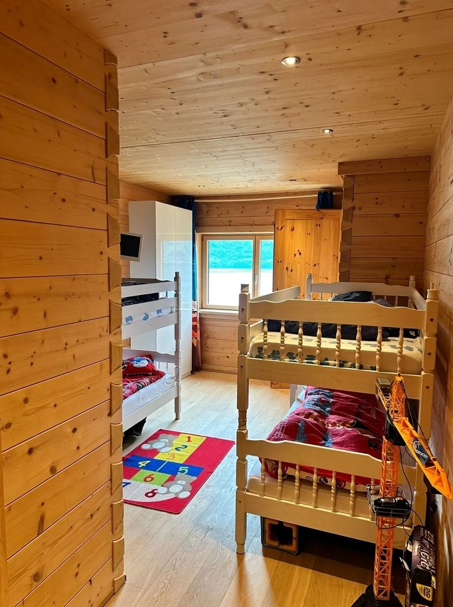Chalet with Stunning Lake View - Photo 9 of 10