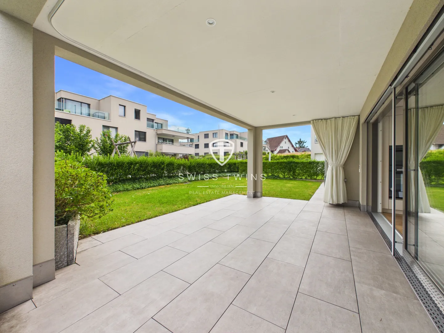 Moderne 3.5-Zi.-Gartenwohnung mit Komfort in Richterswil inklusive 2 Garagenplätze - Photo 12 sur 13