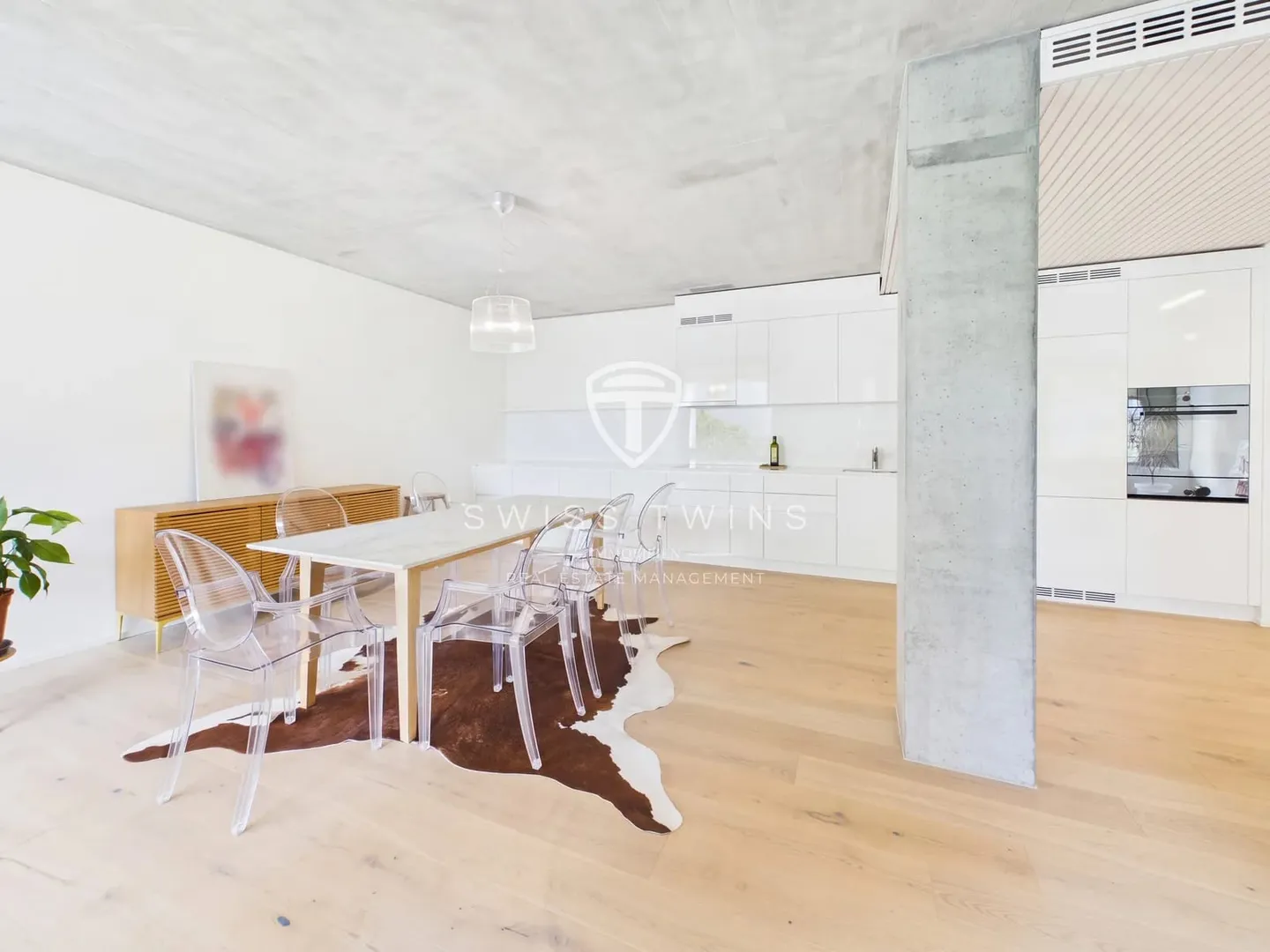 Appartement moderne de 2,5 pièces avec 98 m², loggia et salon sur le toit à Zurich Oerlikon - Photo 2 sur 13