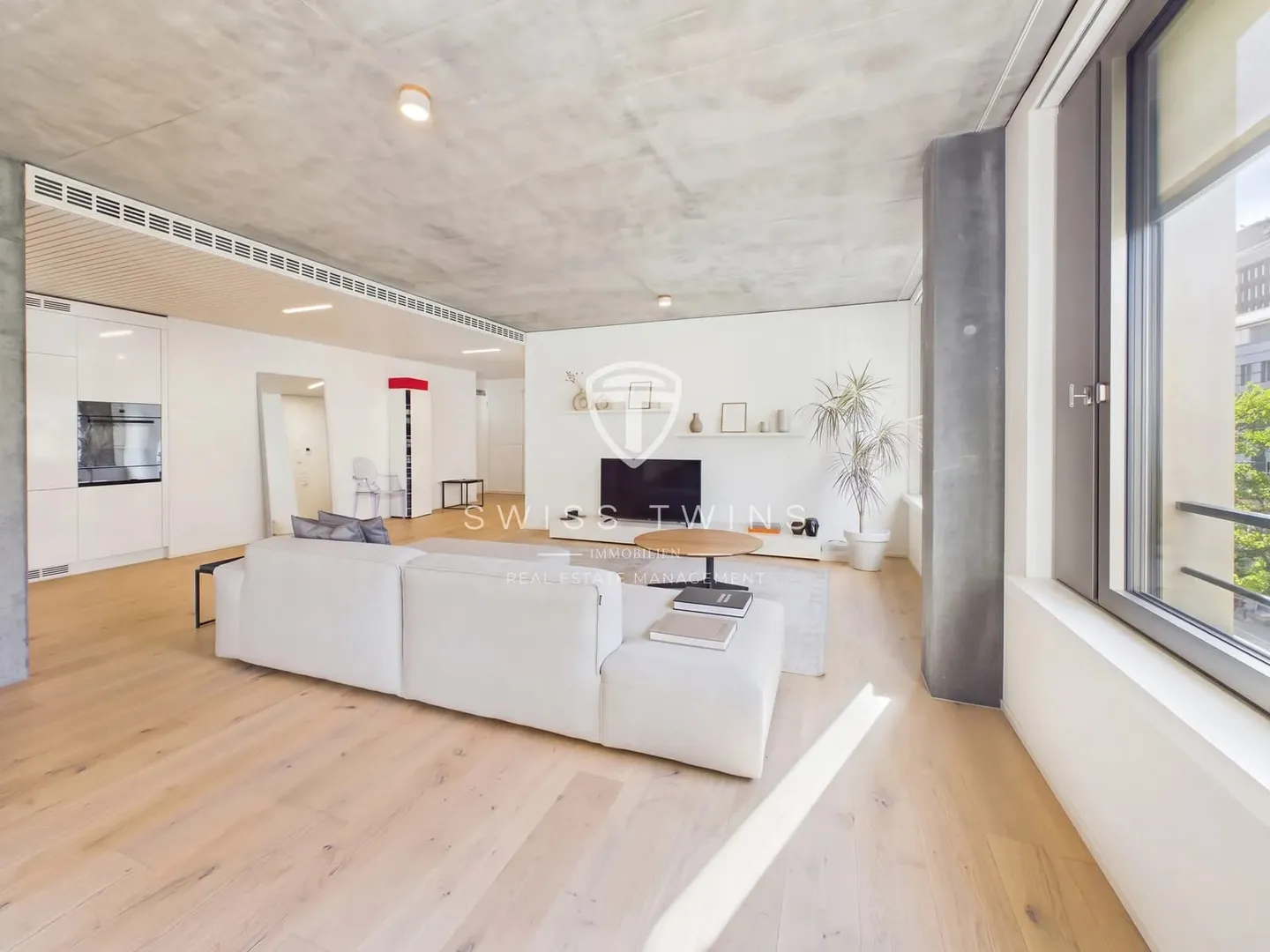 Appartement moderne de 2,5 pièces avec 98 m², loggia et salon sur le toit à Zurich Oerlikon - Photo 6 sur 13