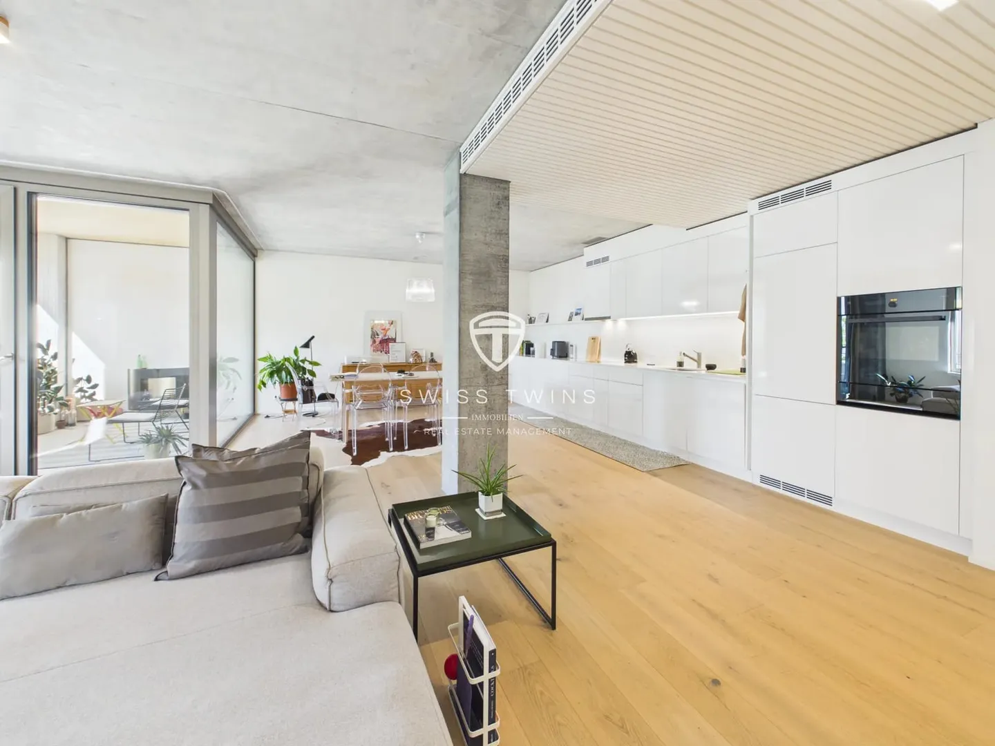 Appartement moderne de 2,5 pièces avec 98 m², loggia et salon sur le toit à Zurich Oerlikon - Photo 7 sur 13