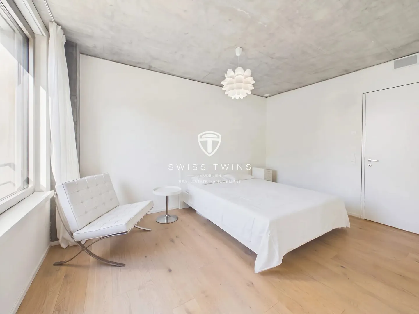 Appartement moderne de 2,5 pièces avec 98 m², loggia et salon sur le toit à Zurich Oerlikon - Photo 10 sur 13