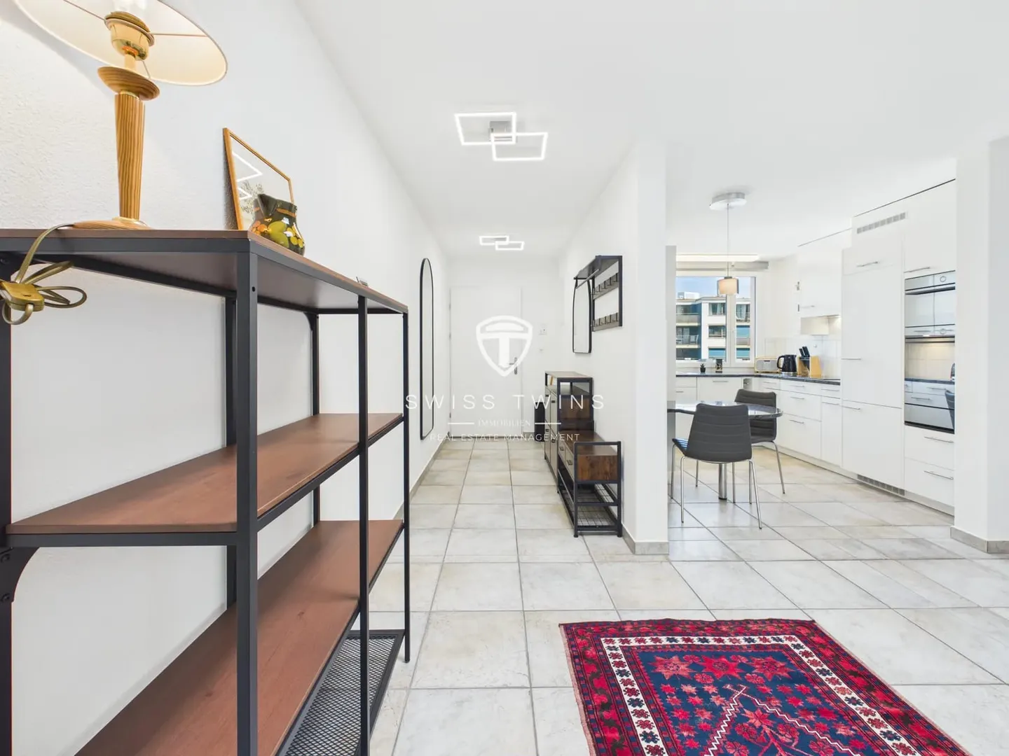 Light-flooded 3.5-room attic apartment in Horgen - Terrace, lake view & optionally fully equipped - Photo 4 of 13