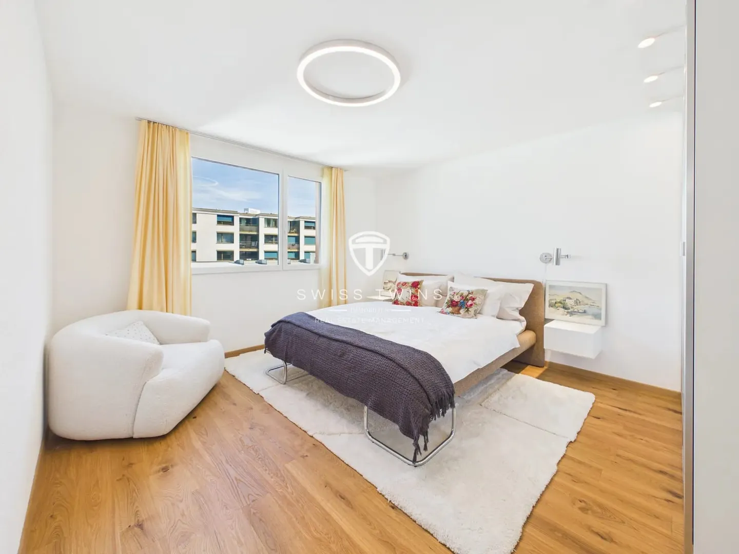 Light-flooded 3.5-room attic apartment in Horgen - Terrace, lake view & optionally fully equipped - Photo 1 of 13