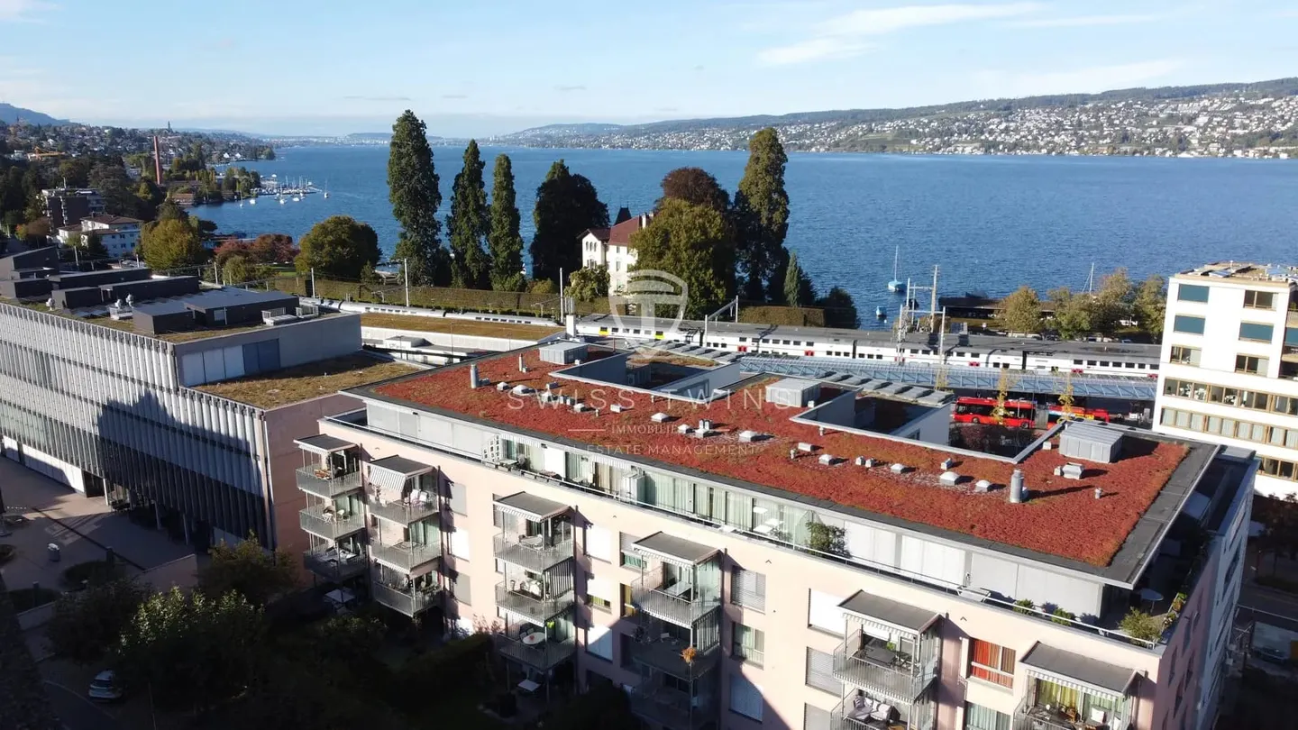Light-flooded 3.5-room attic apartment in Horgen - Terrace, lake view & optionally fully equipped - Photo 11 of 13