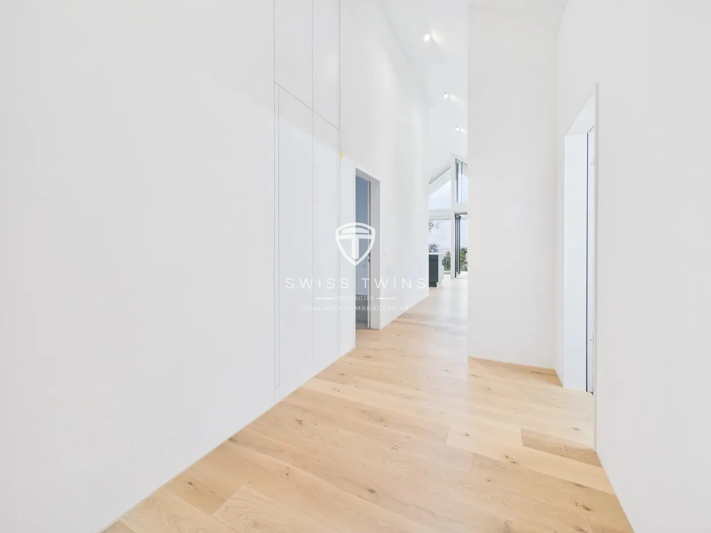 Exclusive Penthouse Apartment 3.5 Rooms with a View - A Touch of Dolce Vita - Photo 9 of 13