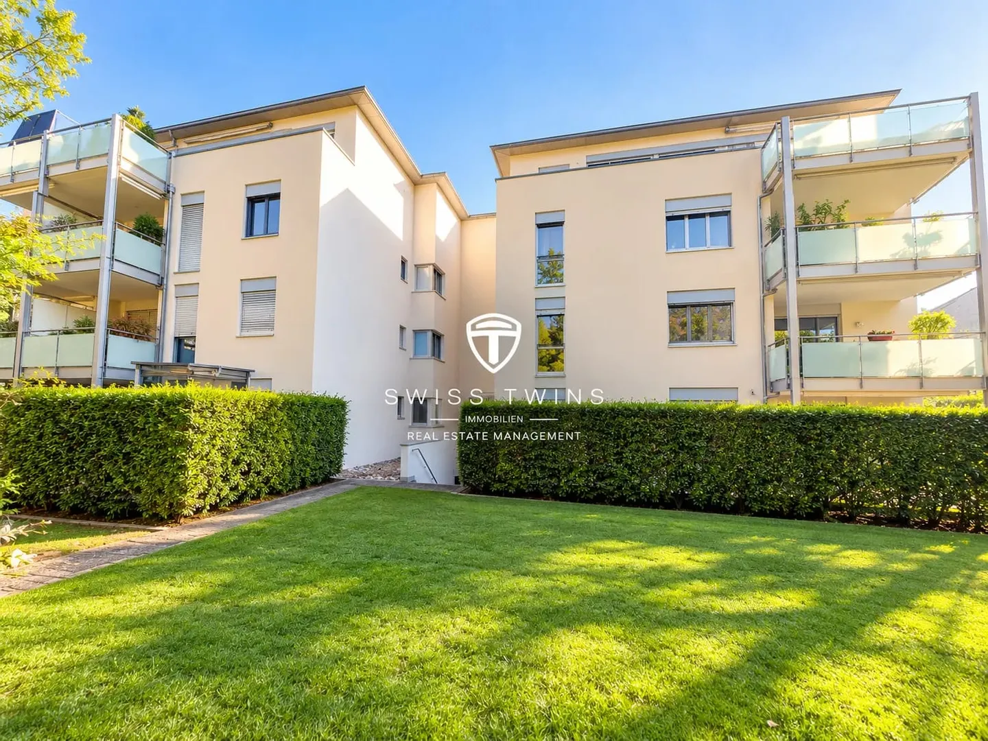 Sogno di famiglia a Bülach - Ampio appartamento con giardino di 4,5 locali con circa 100 m² di area esterna - Foto 12 di 13