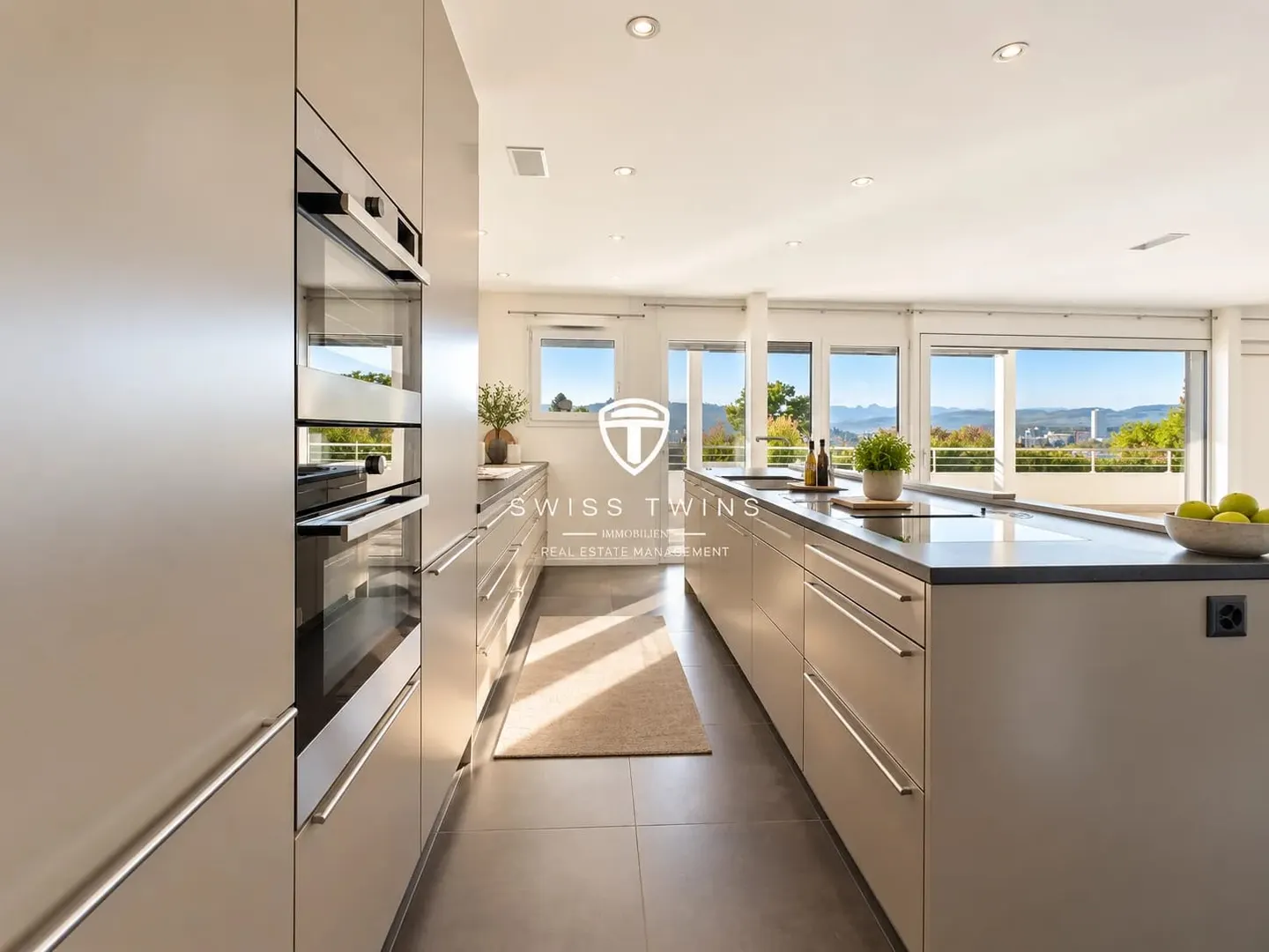 Appartamento esclusivo di 6½ stanze con 203 m² di superficie abitabile e grande terrazza a Bolligen - Foto 1 di 13