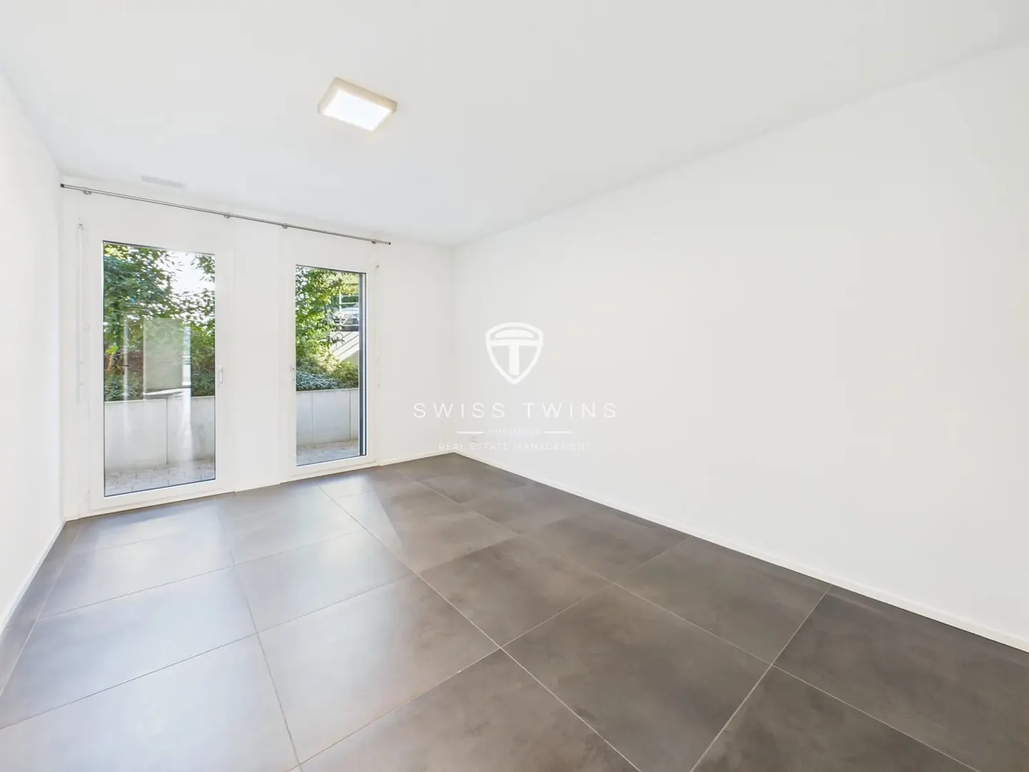 Appartamento esclusivo di 6½ stanze con 203 m² di superficie abitabile e grande terrazza a Bolligen - Foto 6 di 13