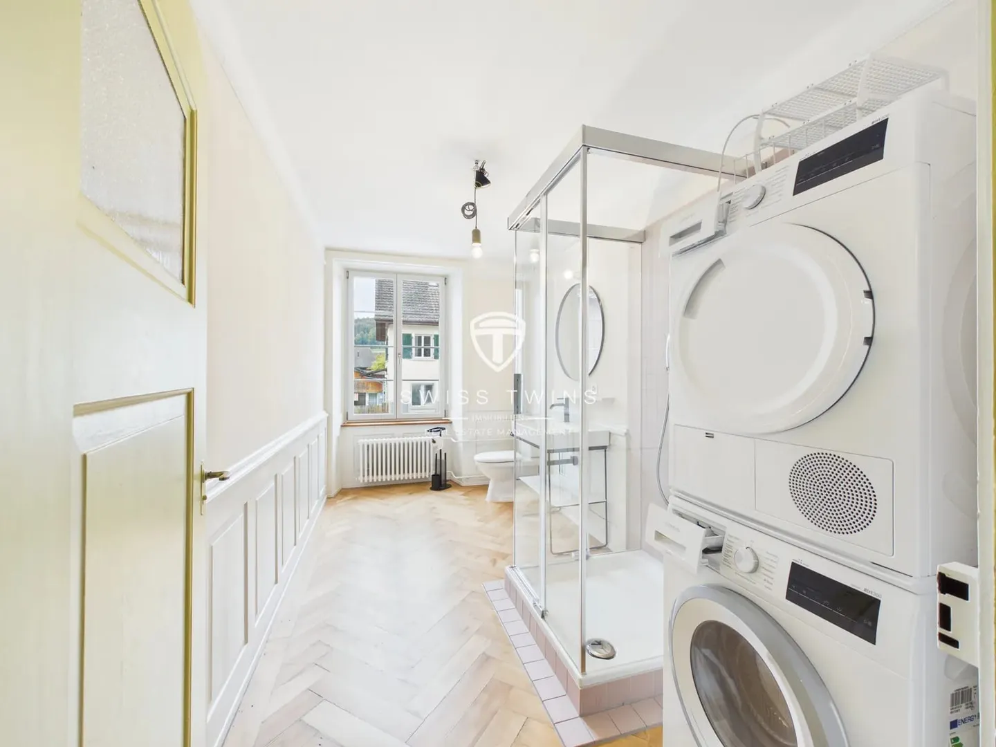 Charming 3.5-Room Apartment with Balcony in Weiach - Photo 4 of 13