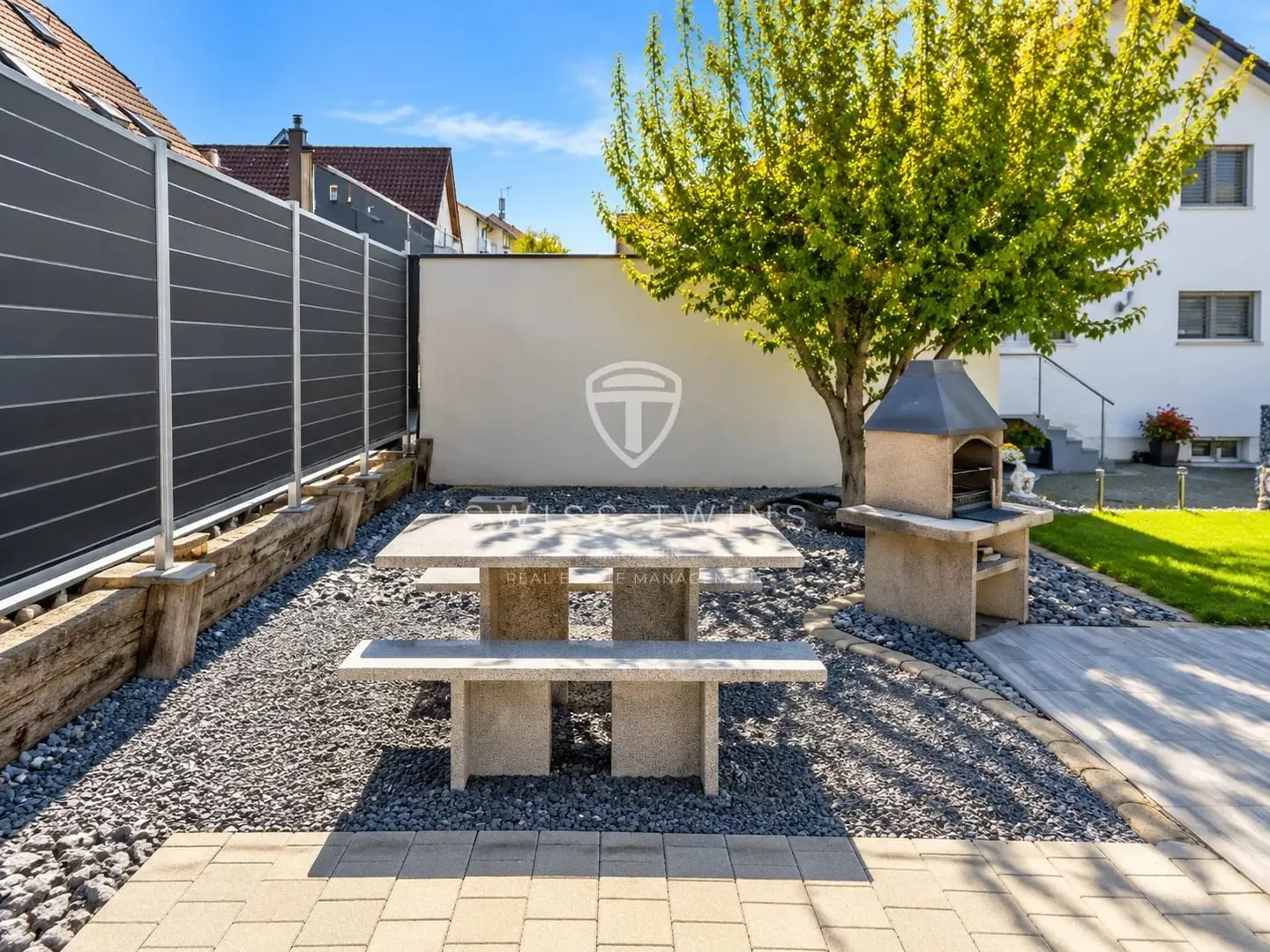 5-Zimmer-Einfamilienhaus mit sonnigem Garten, Cheminée und 4 Parkplätzen in Kleindöttingen - Photo 11 sur 13