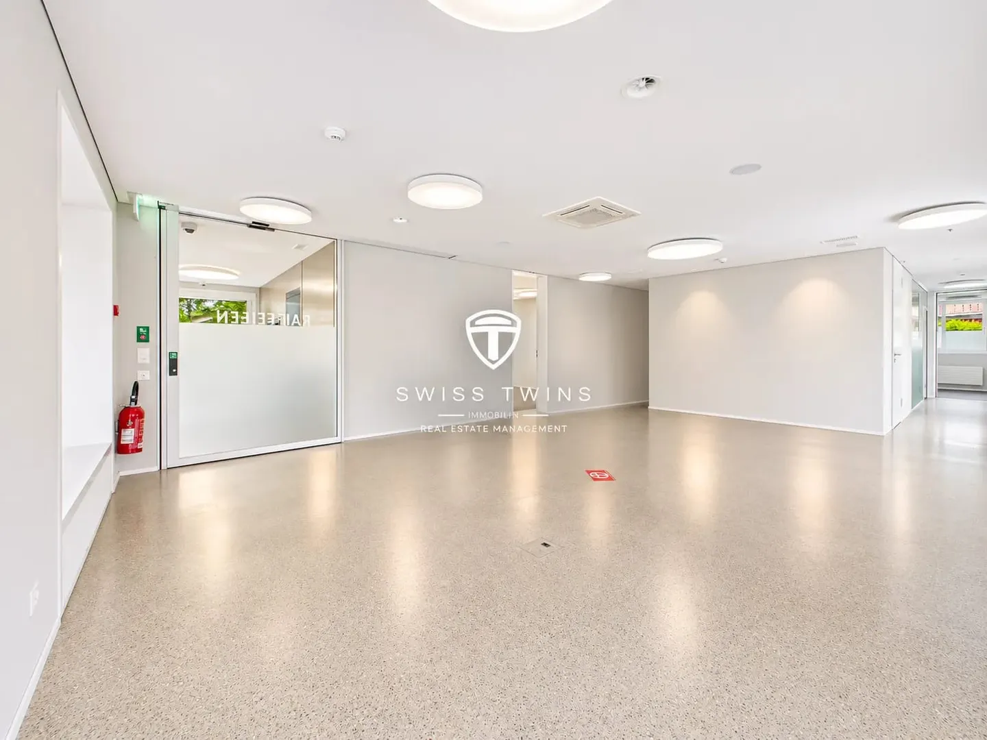 Repräsentative Gewerbefläche mit 196 m² an attraktiver Lage in Emmen - Photo 2 of 13