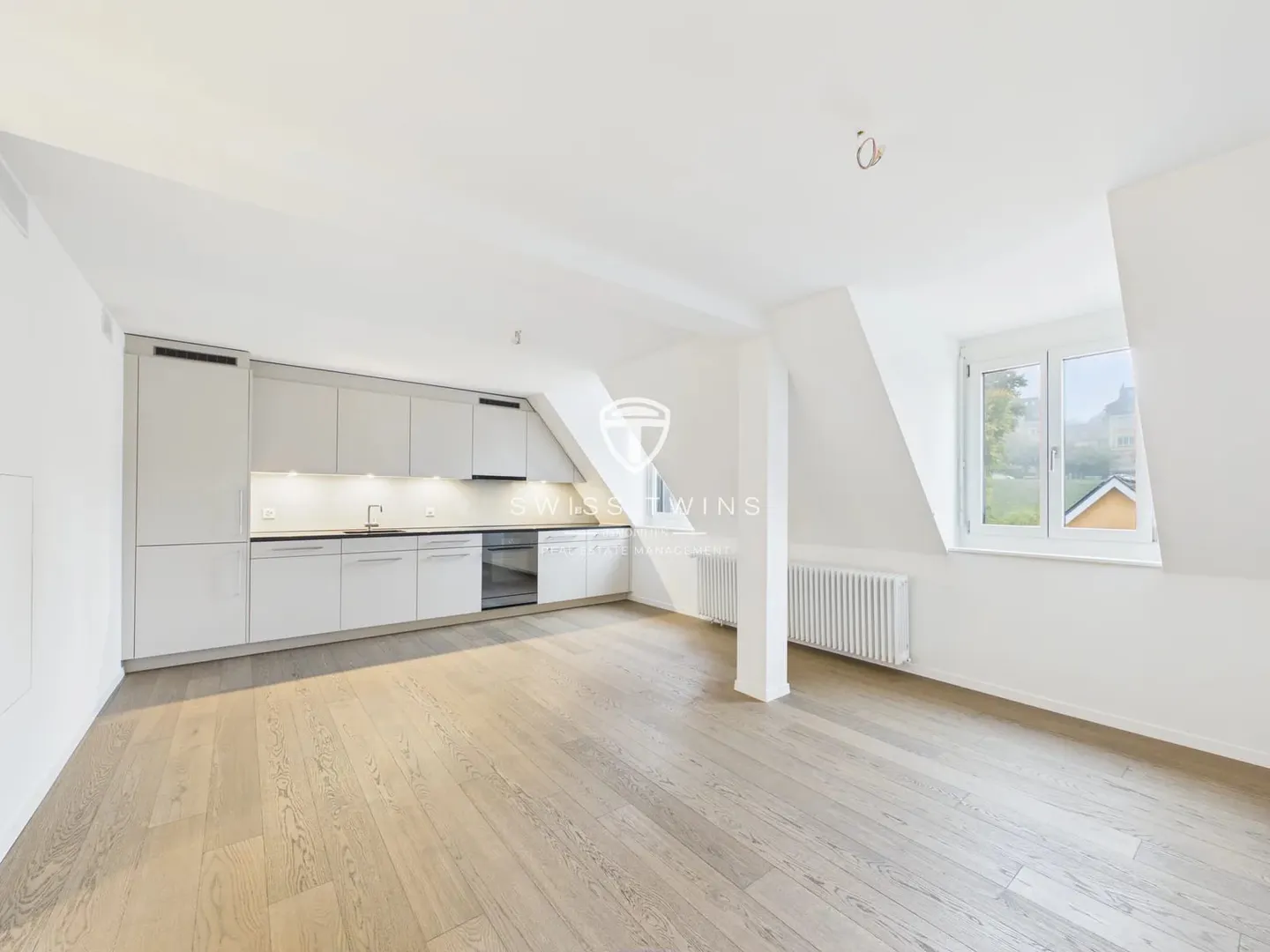 Exklusives Wohnen über den Dächern von Zürich - Stilvolle 2.5-Zimmer-Wohnung mit Terrasse - Foto 1 di 10