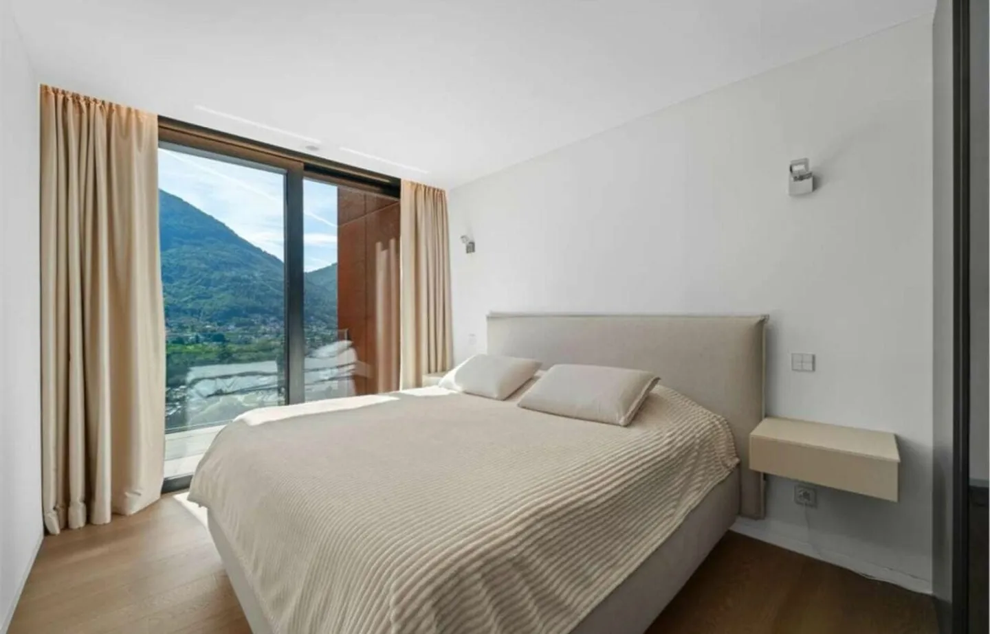 Duplex di 4,5 stanze con panorama e giardino a Canobbio - Foto 4 di 13