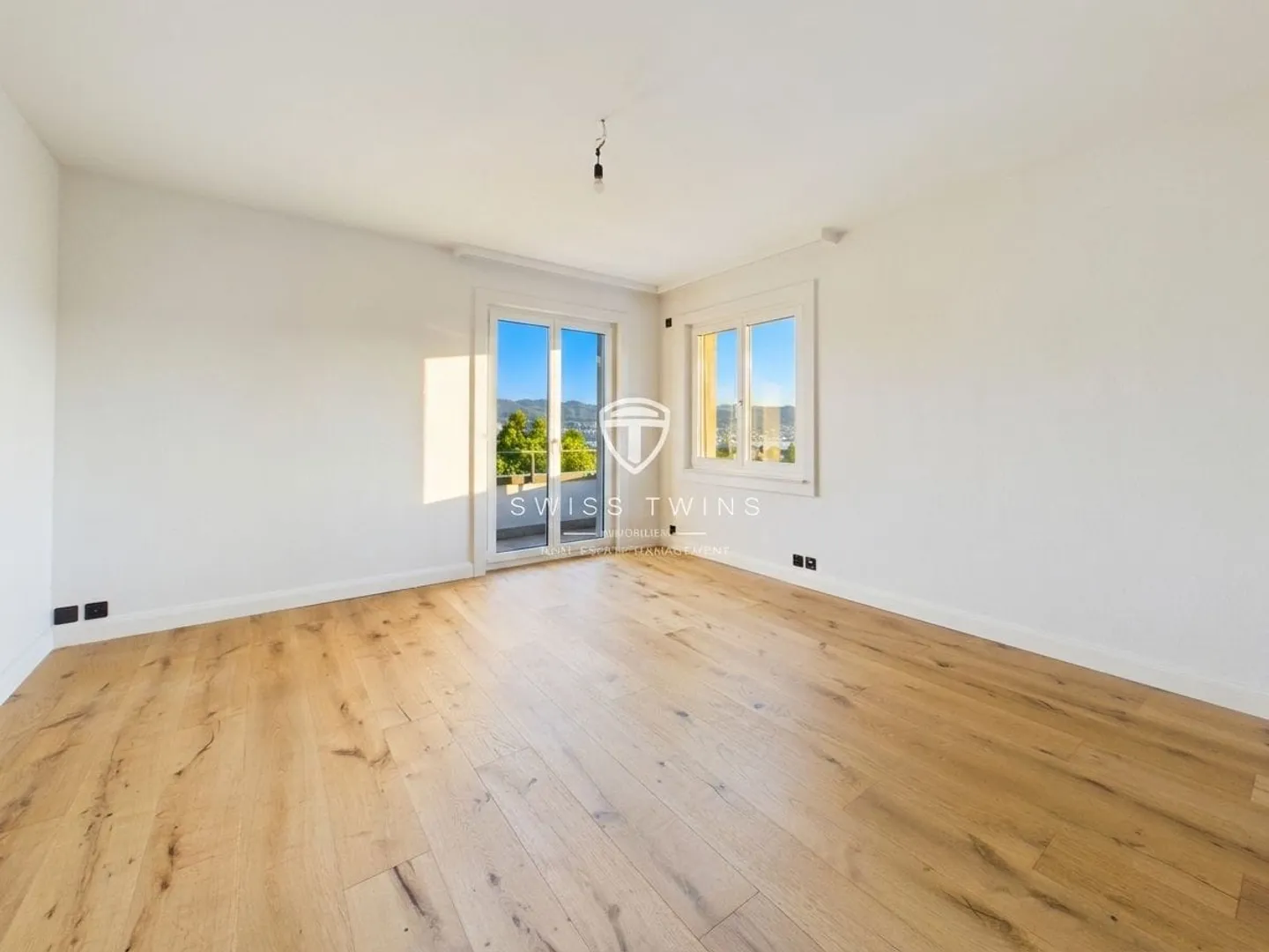 Exclusive 3.5 Room Apartment with Stunning Lake View on the Gold Coast in Küsnacht - Photo 7 of 13
