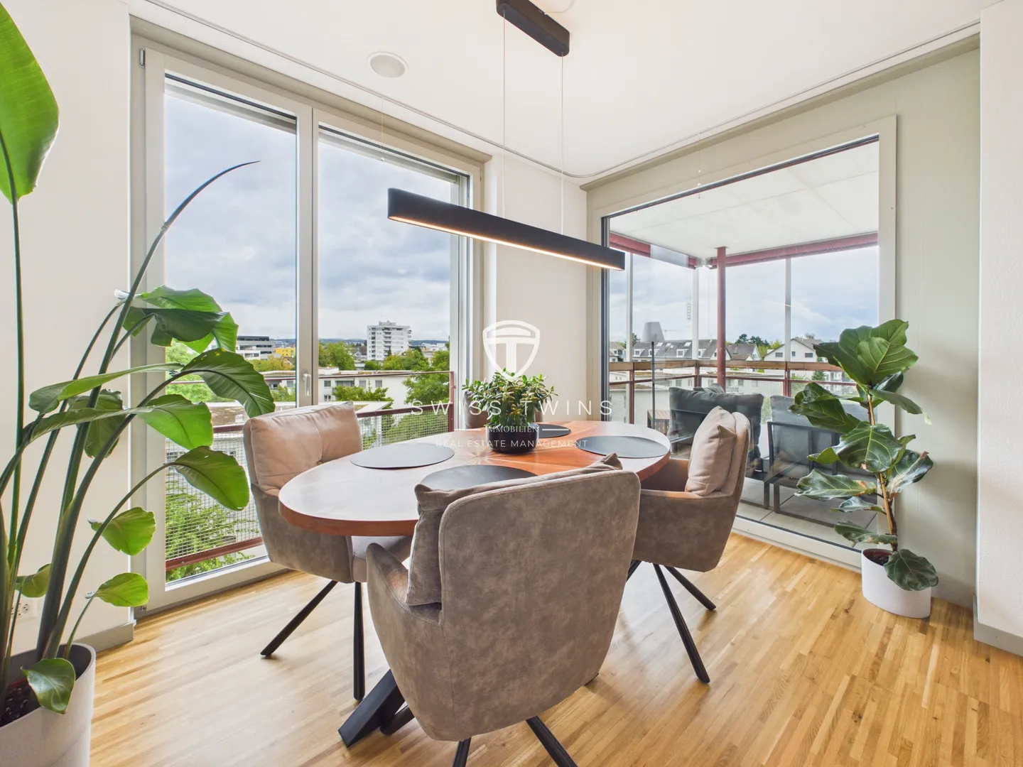 Appartamento nuovo di 3,5 locali con balcone a Dübendorf in affitto - Foto 1 di 13