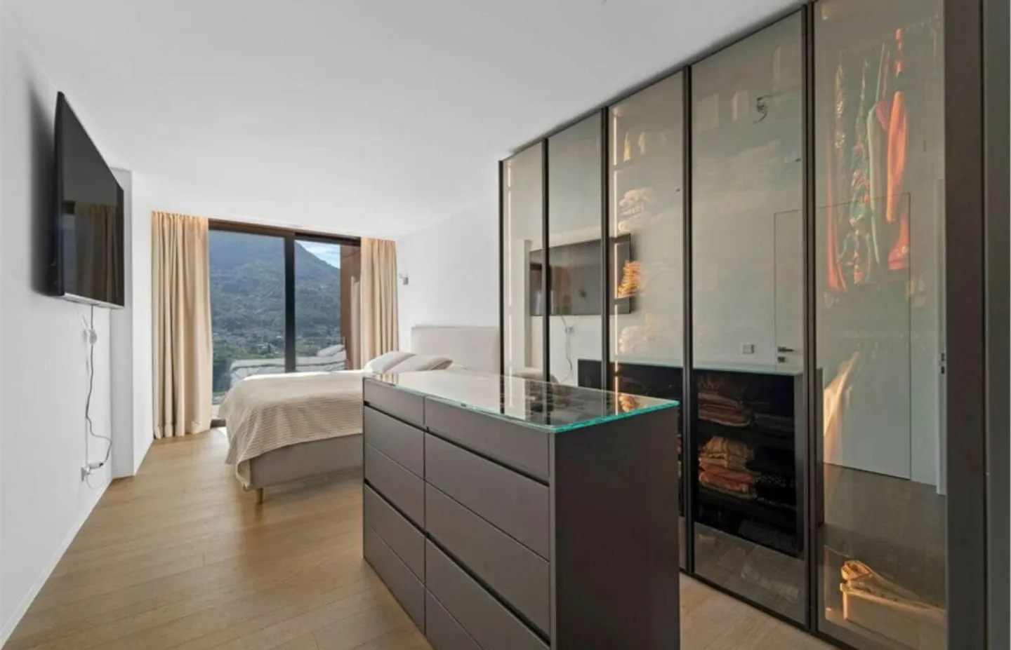 Duplex di 4,5 stanze con panorama e giardino a Canobbio - Foto 3 di 13