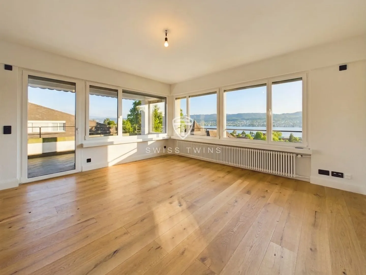 Exclusive 3.5 Room Apartment with Stunning Lake View on the Gold Coast in Küsnacht - Photo 11 of 13