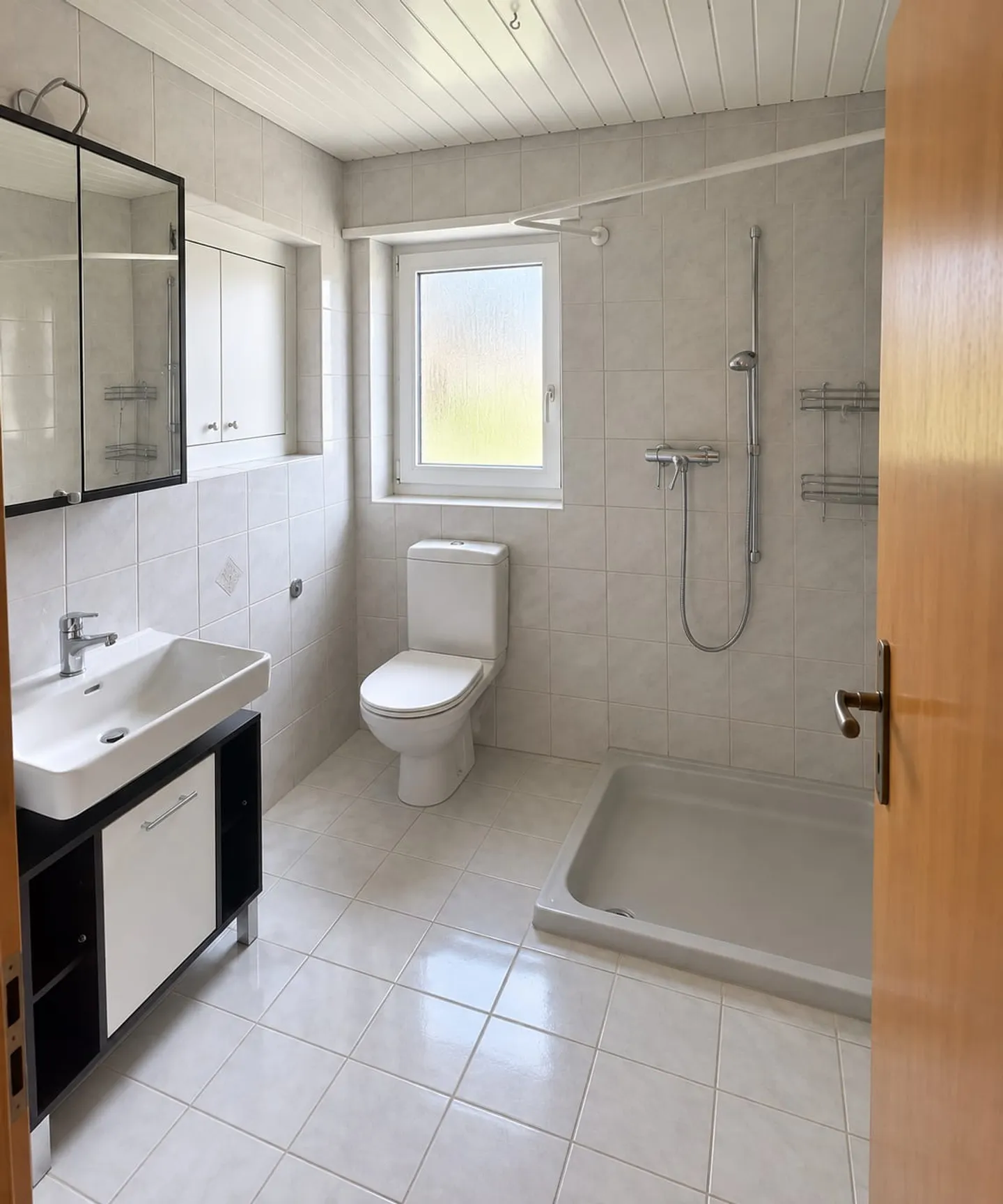 4.5 % Rendite | Doppelhaus mit 2 × 5.5 Zimmern | 11 Zimmer | 574 m² Grundstück | Niederbipp - Photo 8 sur 13